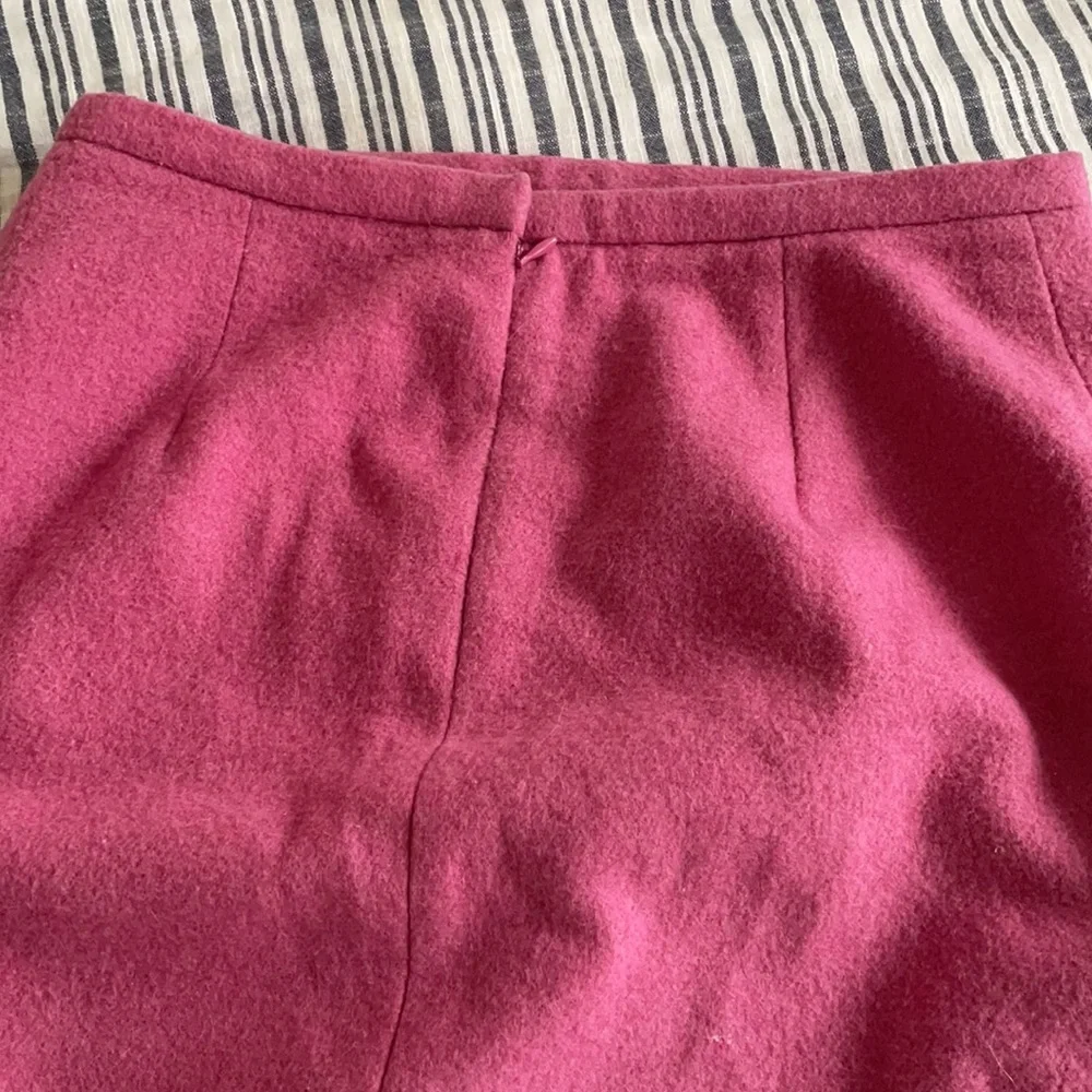 Beautiful BCBGMAXAZRIA pink wool blend midi skirt with fringe detail 6